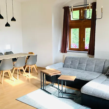 Burg Aue- Erzglueck - Familien - Im Gruenen - Zentral Appartement *